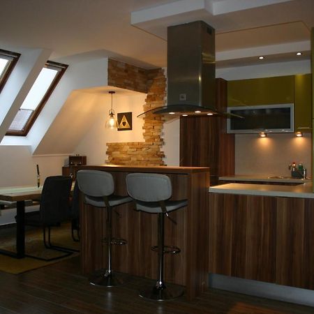 Enjoy 110Qm Apartment Im Historischen Zentrum Sopron Exterior photo