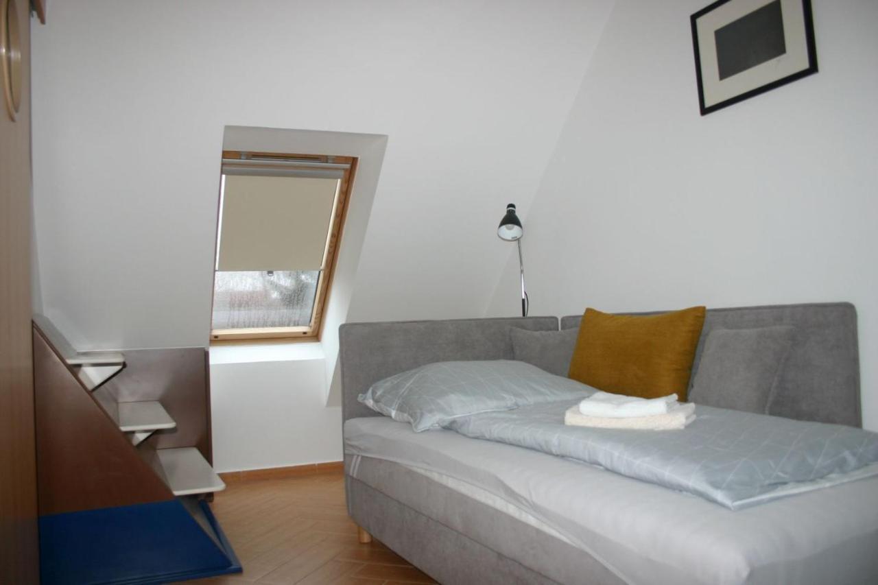 Enjoy 110Qm Apartment Im Historischen Zentrum Sopron Exterior photo