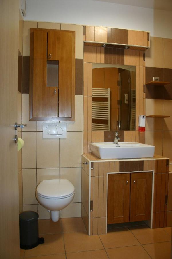 Enjoy 110Qm Apartment Im Historischen Zentrum Sopron Exterior photo