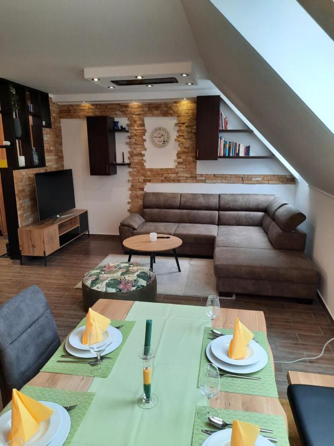Enjoy 110Qm Apartment Im Historischen Zentrum Sopron Exterior photo